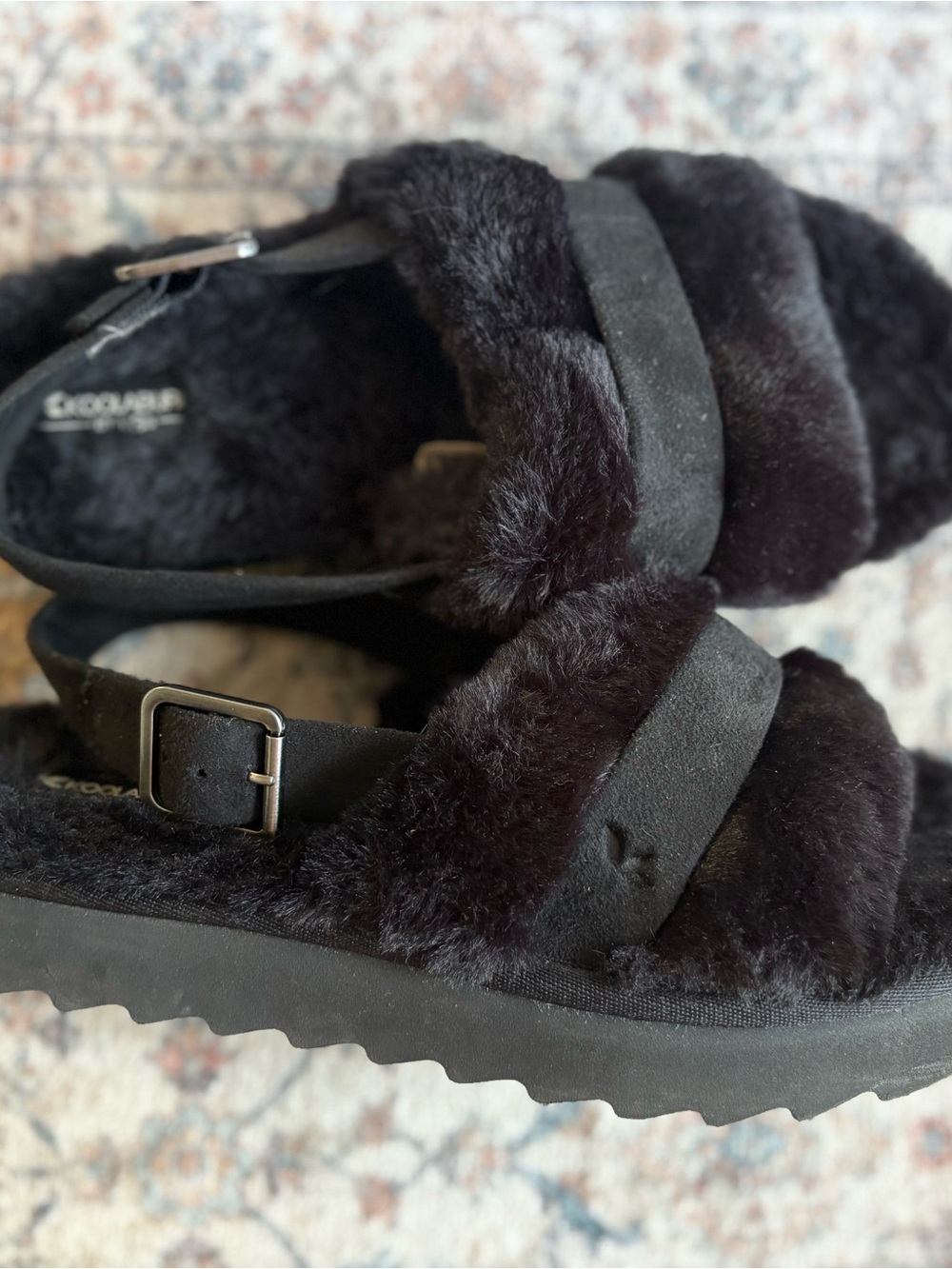 Koolaburra by UGG Womens Black Faux-Fur Sandal with Buckle Strap Size 8